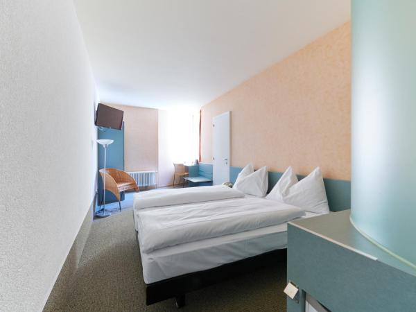 Hotel City am Bahnhof : photo 3 de la chambre chambre double