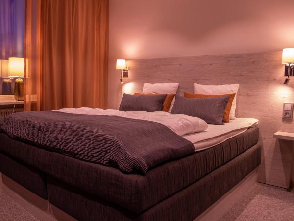 Dream - Luxury Hostel : photo 9 de la chambre chambre double ou lits jumeaux avec salle de bains commune