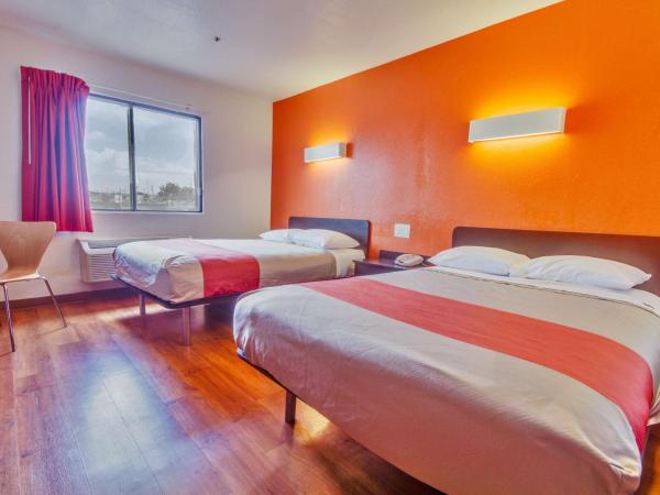 Motel 6 Dallas - Fair Park : photo 5 de la chambre chambre lit queen-size - non-fumeurs