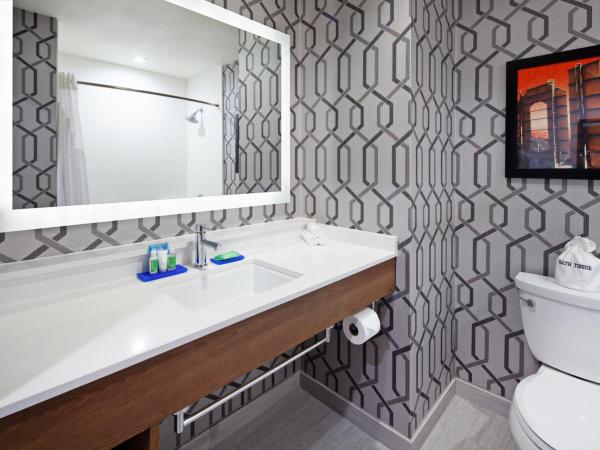 Holiday Inn Express Hollywood Walk of Fame, an IHG Hotel : photo 10 de la chambre chambre standard avec 2 lits queen-size