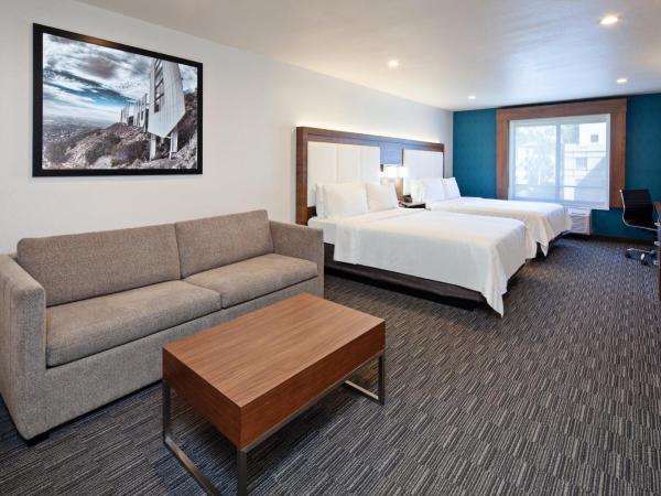 Holiday Inn Express Hollywood Walk of Fame, an IHG Hotel : photo 9 de la chambre chambre double avec baignoire spa