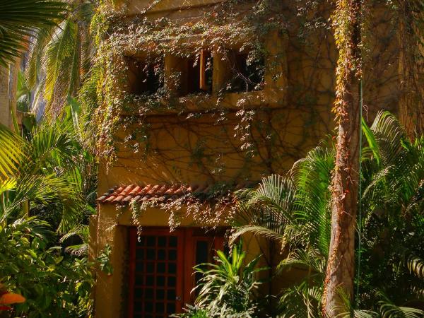 Villas El Rancho Green Resort : photo 5 de la chambre chambre familiale - vue sur jardin