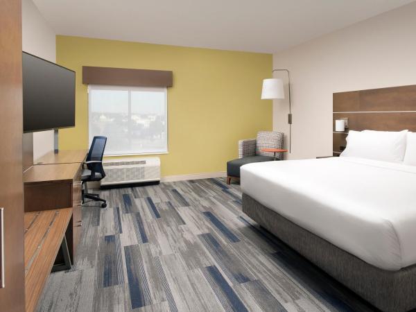 Holiday Inn Express & Suites San Antonio North-Windcrest, an IHG Hotel : photo 2 de la chambre chambre lit king-size avec douche accessible en fauteuil roulant - adaptée aux personnes à mobilité réduite