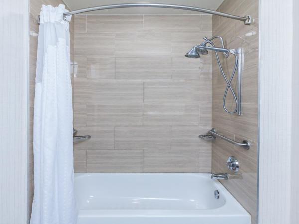 Holiday Inn Express & Suites Houston East, an IHG Hotel : photo 1 de la chambre twin room - mobility access with bath tub