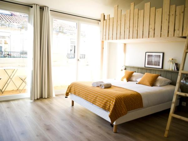 Georges Hostel & Café : photo 2 de la chambre chambre double ou lits jumeaux supérieure avec terrasse