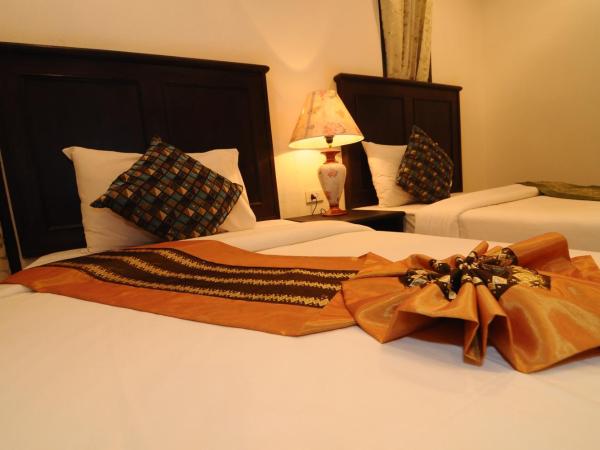 N.T. Lanta Resort : photo 3 de la chambre chambre deluxe double ou lits jumeaux