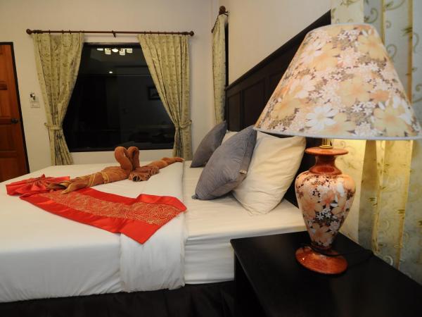 N.T. Lanta Resort : photo 4 de la chambre chambre deluxe double ou lits jumeaux