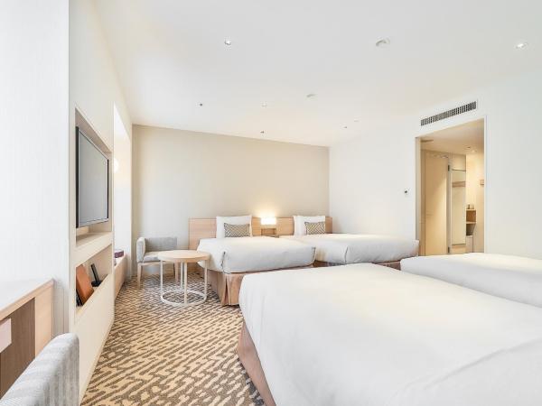 Keio Plaza Hotel Sapporo : photo 1 de la chambre chambre quadruple standard - non-fumeurs