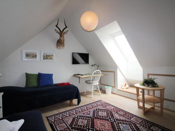 Odense City B&B : photo 7 de la chambre chambre lits jumeaux avec salle de bains commune