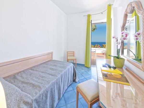 Hotel San Giorgio Terme : photo 1 de la chambre chambre simple - vue sur mer