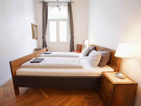 Jacob Brno : photo 1 de la chambre chambre double avec salle de bains commune