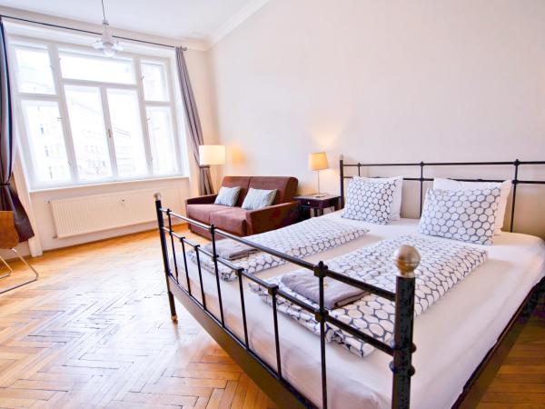 Jacob Brno : photo 4 de la chambre chambre double standard avec salle de bains commune