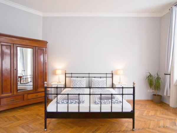 Jacob Brno : photo 1 de la chambre chambre double standard avec salle de bains commune