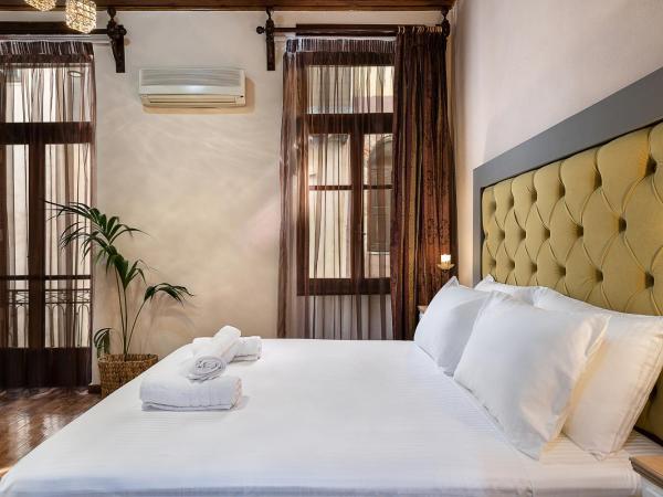 Old Town Suites : photo 2 de la chambre studio standard avec balcon