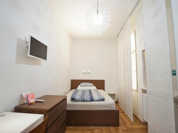 Jacob Brno : photo 3 de la chambre chambre simple avec salle de bains privative