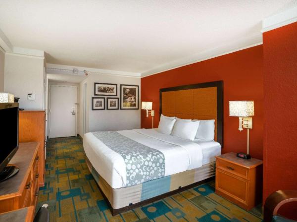 La Quinta by Wyndham Nashville Airport/Opryland : photo 5 de la chambre chambre lit king-size deluxe