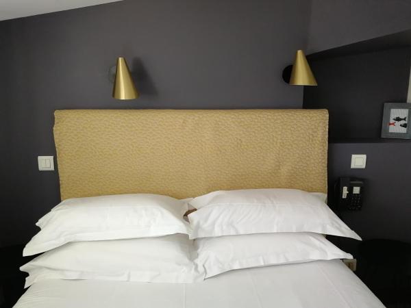 Hotel Belle-Vue Vieux-Port : photo 4 de la chambre chambre simple Économique mansardée