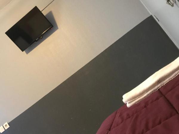 FM Hotel : photo 1 de la chambre chambre lits jumeaux
