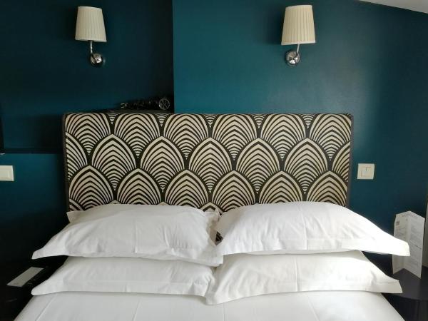 Hotel Belle-Vue Vieux-Port : photo 3 de la chambre chambre simple Économique mansardée