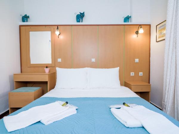 Alegria Pension : photo 3 de la chambre chambre double avec terrasse