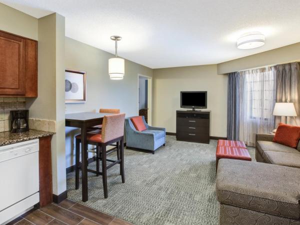 Staybridge Suites Louisville - East, an IHG Hotel : photo 2 de la chambre suite 2 chambres avec canapé-lit - non-fumeurs