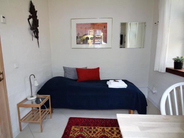 Odense City B&B : photo 8 de la chambre chambre simple avec salle de bains commune