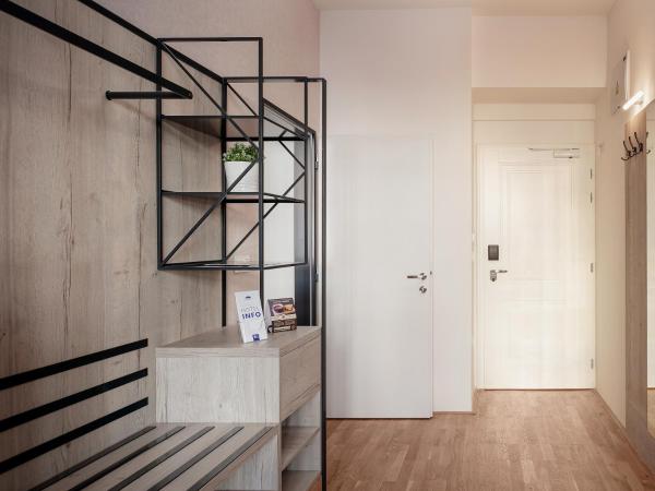 EA ApartHotel Melantrich : photo 7 de la chambre studio avec parking gratuit