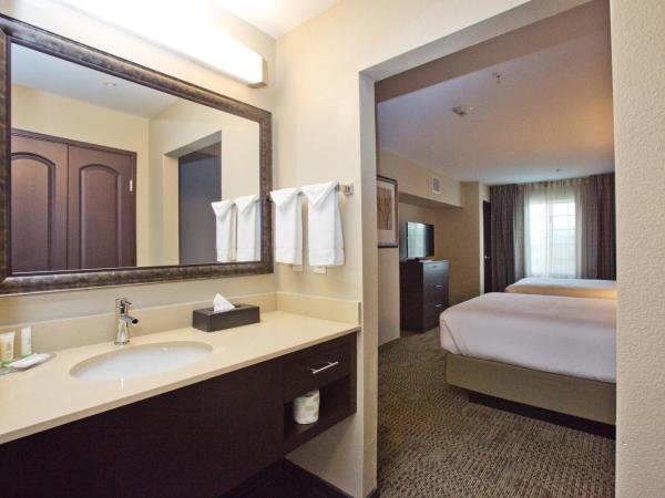 Staybridge Suites Austin South Interstate Hwy 35, an IHG Hotel : photo 2 de la chambre suite studio queen avec 2 lits queen-size 