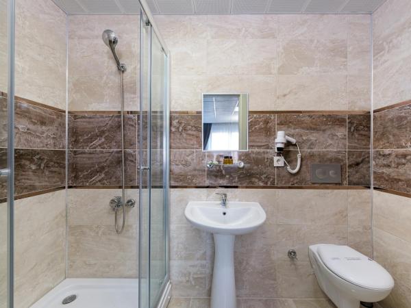 Grand Gulluk Hotel & Spa : photo 4 de la chambre chambre triple deluxe