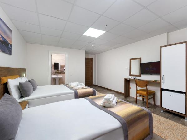 Grand Gulluk Hotel & Spa : photo 3 de la chambre chambre triple deluxe