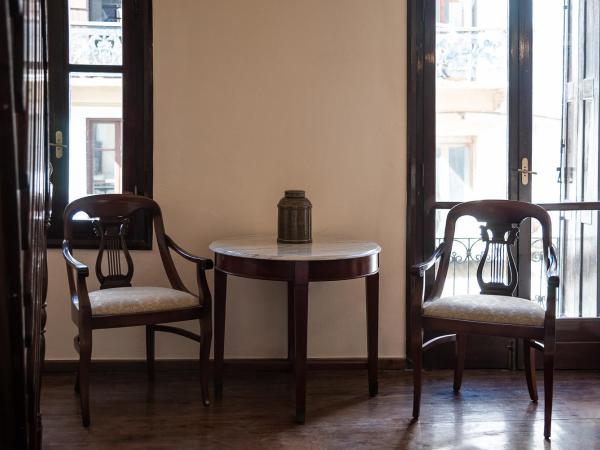 Old Town Suites : photo 1 de la chambre suite familiale avec balcon