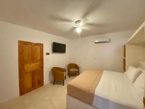 MIO Cancún Hotel Boutique : photo 10 de la chambre suite lit king-size avec balcon