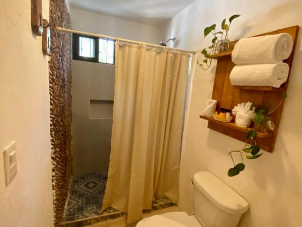 MIO Cancún Hotel Boutique : photo 6 de la chambre suite lit queen-size