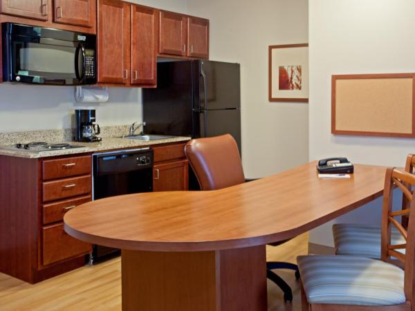 Candlewood Suites Houston Westchase - Westheimer, an IHG Hotel : photo 2 de la chambre suite lit queen-size