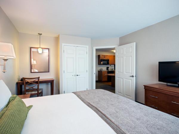 Candlewood Suites Indianapolis Northwest, an IHG Hotel : photo 2 de la chambre suite lit king-size