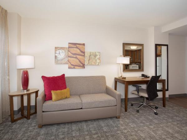 Staybridge Suites Denver International Airport, an IHG Hotel : photo 2 de la chambre suite studio lit queen-size accessible aux personnes malentendantes - non-fumeurs