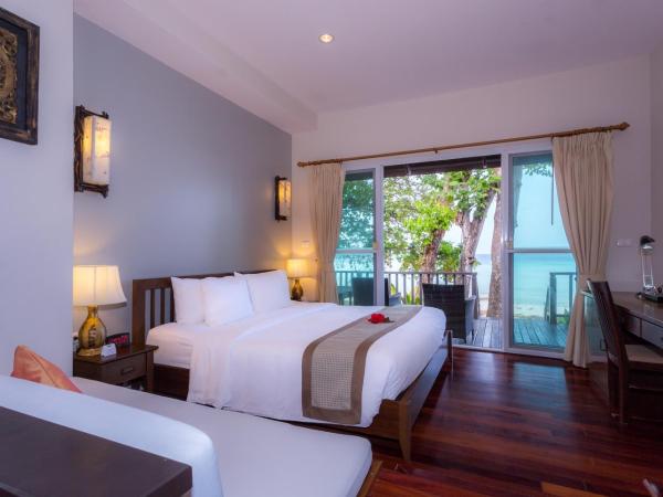 Phi Phi Holiday Resort : photo 2 de la chambre coral beach studio 

