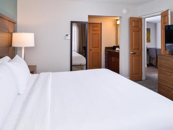 Staybridge Suites Indianapolis Downtown-Convention Center, an IHG Hotel : photo 3 de la chambre suite 2 chambres