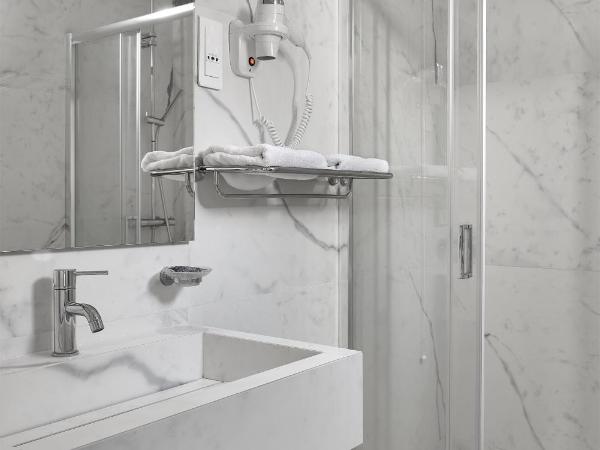 Athos Hotel : photo 8 de la chambre chambre triple standard