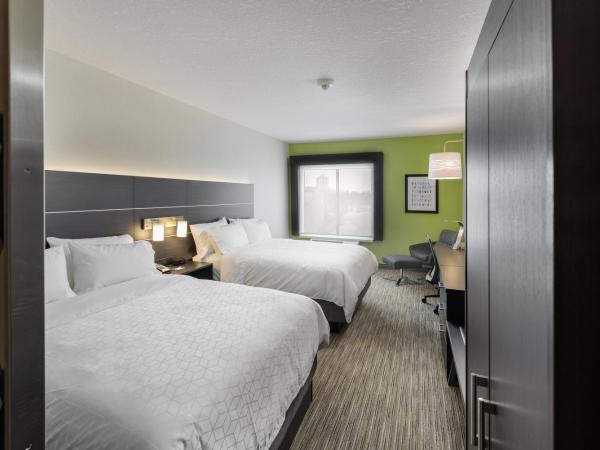 Holiday Inn Express & Suites - Saskatoon East - University, an IHG Hotel : photo 6 de la chambre chambre standard avec 2 lits queen-size