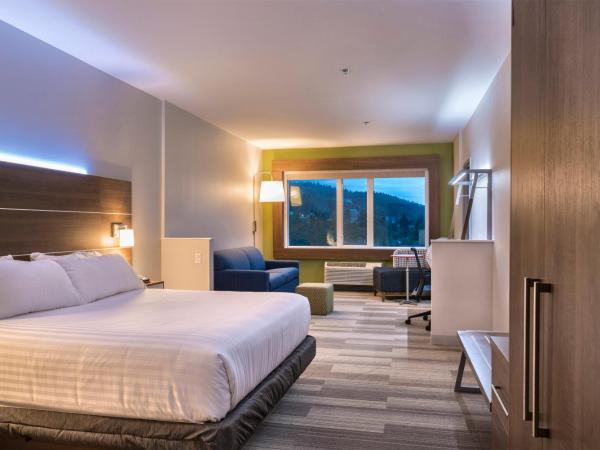 Holiday Inn Express & Suites Victoria-Colwood, an IHG Hotel : photo 3 de la chambre suite deluxe avec lit king-size