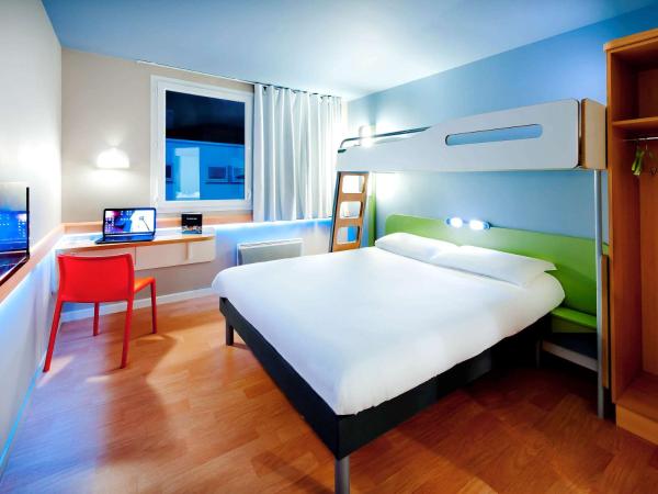 ibis budget Brest Centre Port : photo 2 de la chambre chambre triple avec 1 lit double et 1 lit superposé