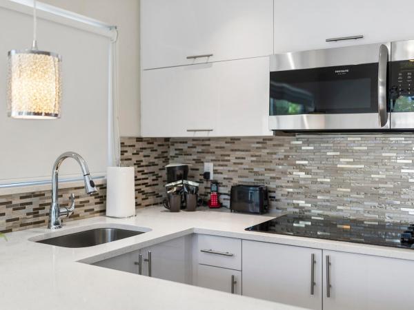 Alani Bay Condos : photo 10 de la chambre appartement 2 chambres