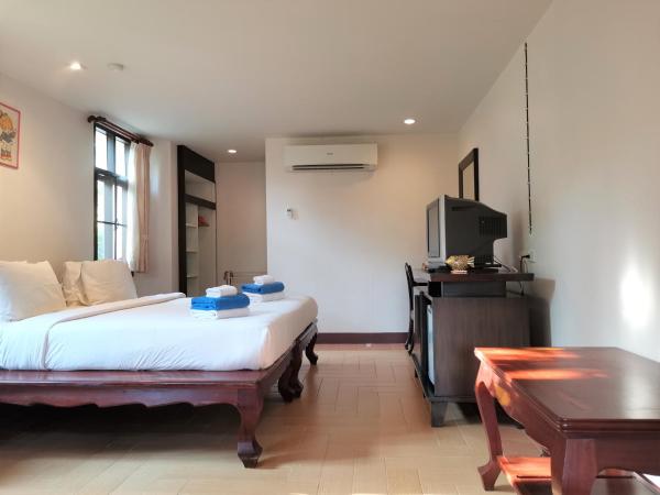 Holiday Villa, Lanta : photo 3 de la chambre chambre double ou lits jumeaux