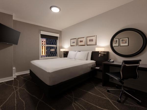 Executive Hotel Pacific : photo 1 de la chambre chambre lit king-size supérieure 