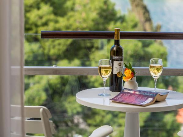 Hotel Uvala : photo 6 de la chambre chambre double/lits jumeaux - balcon et vue sur mer