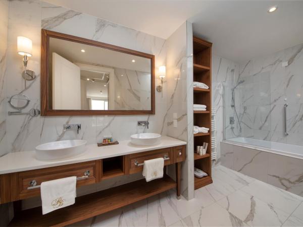 Royal Blue Hotel : photo 7 de la chambre chambre deluxe avec balcon