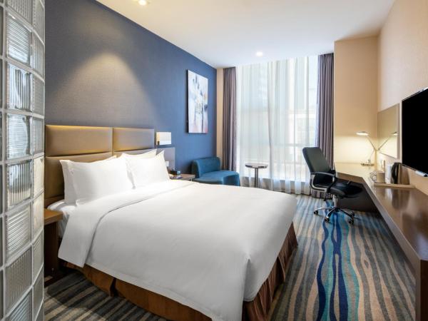 Holiday Inn Express Shenyang North Station, an IHG Hotel : photo 3 de la chambre standard queen room with extra floor space