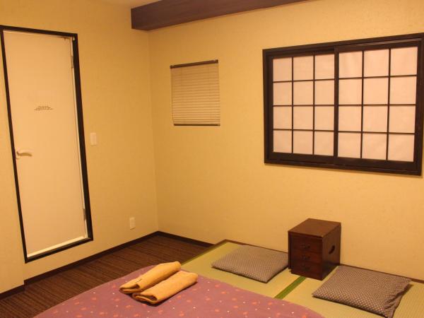 K's House Tokyo Oasis - Quality Hostel in Asakusa : photo 10 de la chambre chambre double avec salle de bains privative