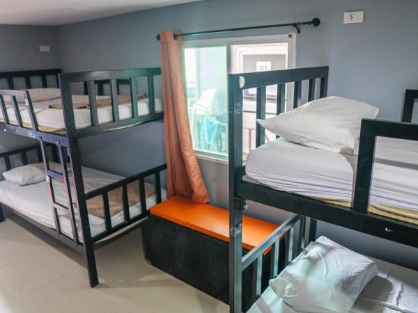 Blanco Beach Bar Hostel : photo 3 de la chambre lit dans dortoir mixte de 8 lits